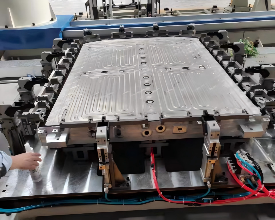 解密電池包鋁型材下箱體：為何成為動力電池包首選外殼？